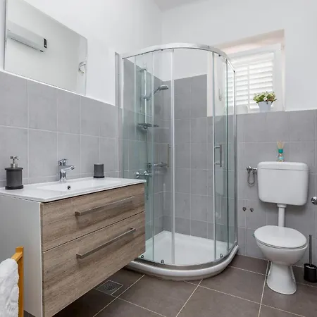 3 Bedroom Amazing In 普拉