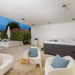 Gorgeous In Holiday home Pula