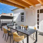 Gorgeous In Holiday home *