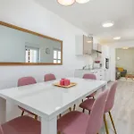 Gorgeous In Holiday home Pula