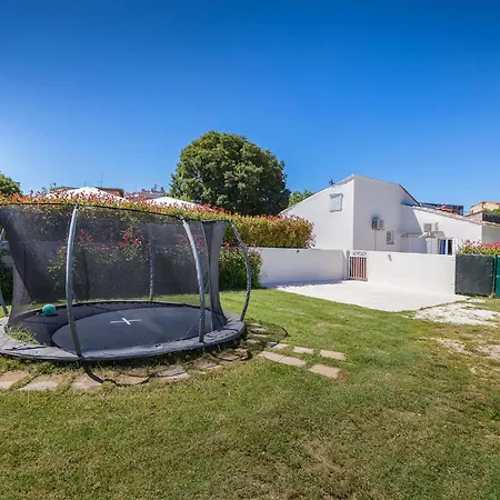 Lovely In With Wifi Holiday home