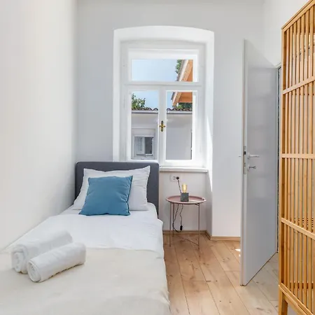 Lovely In With Wifi Holiday home *