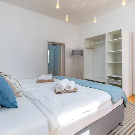 Lovely In With Wifi Holiday home Pula