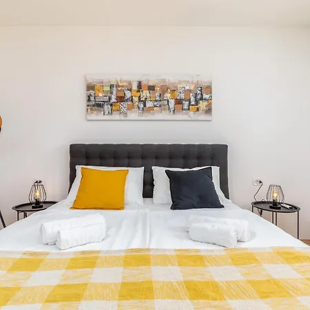 Lovely In With Wifi Holiday home Pula
