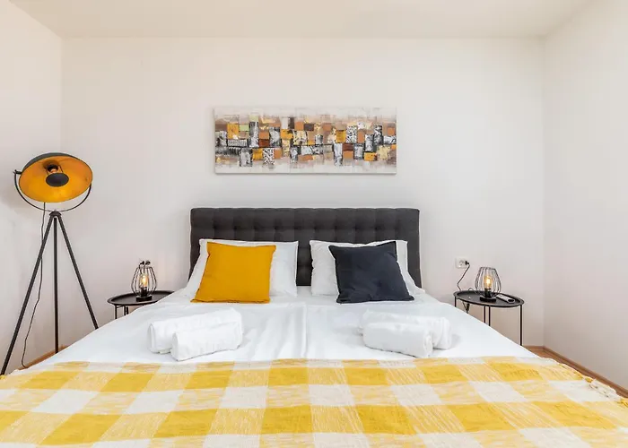 3 Bedroom Amazing In 펜션 풀라